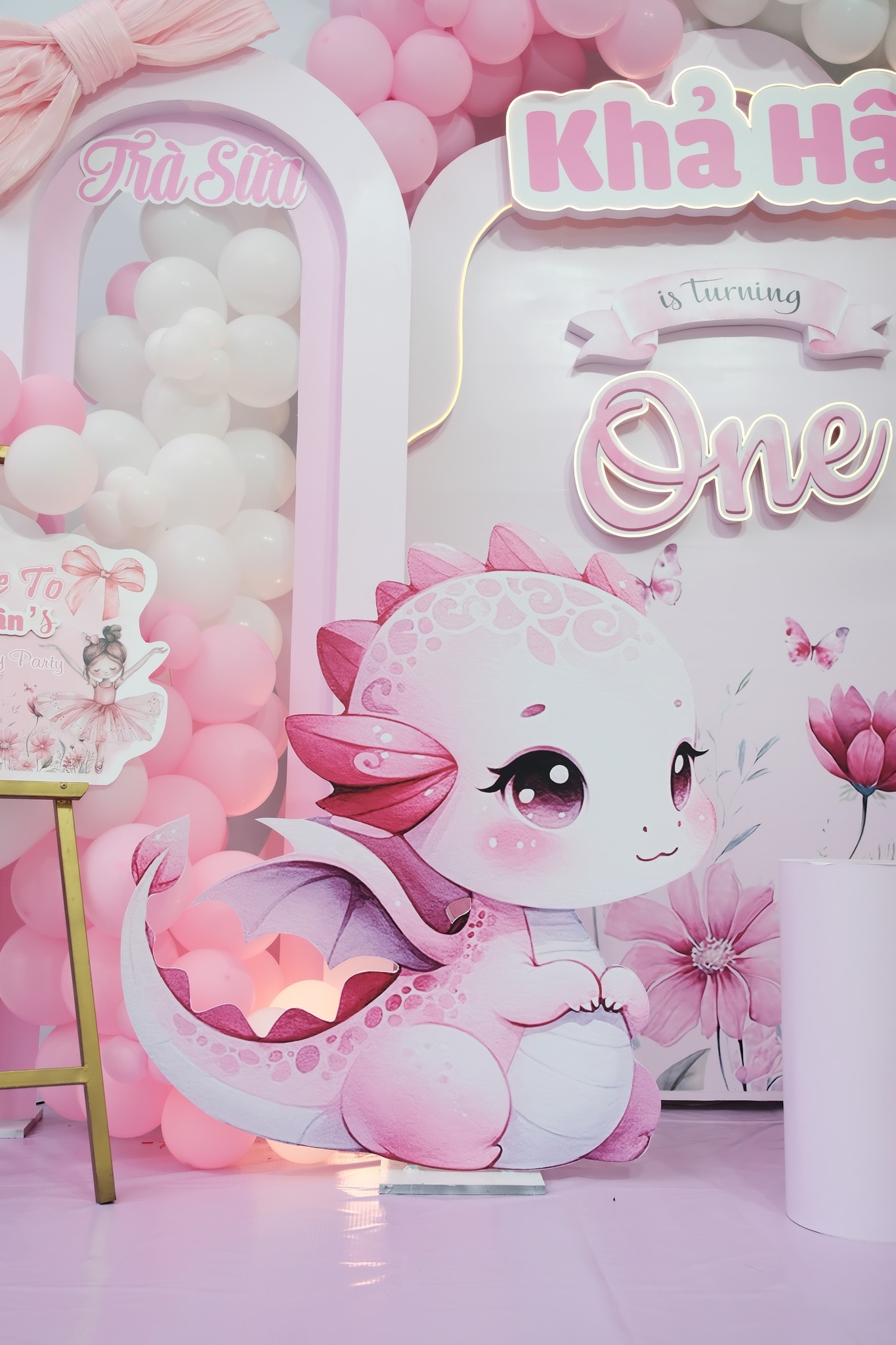mẫu backdrop sinh nhật đẹp của bé khả hân 2