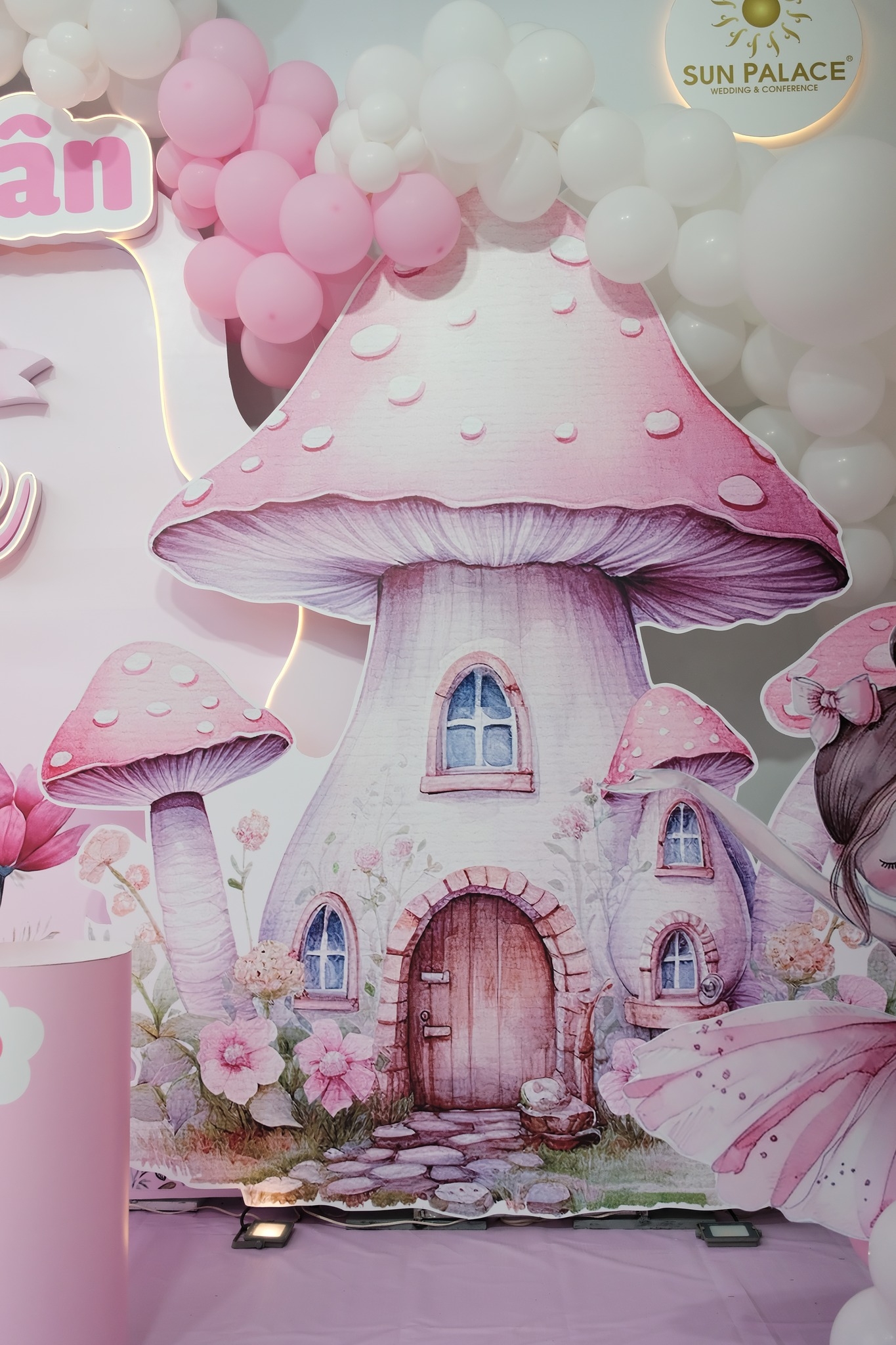 mẫu backdrop sinh nhật đẹp của bé khả hân 3