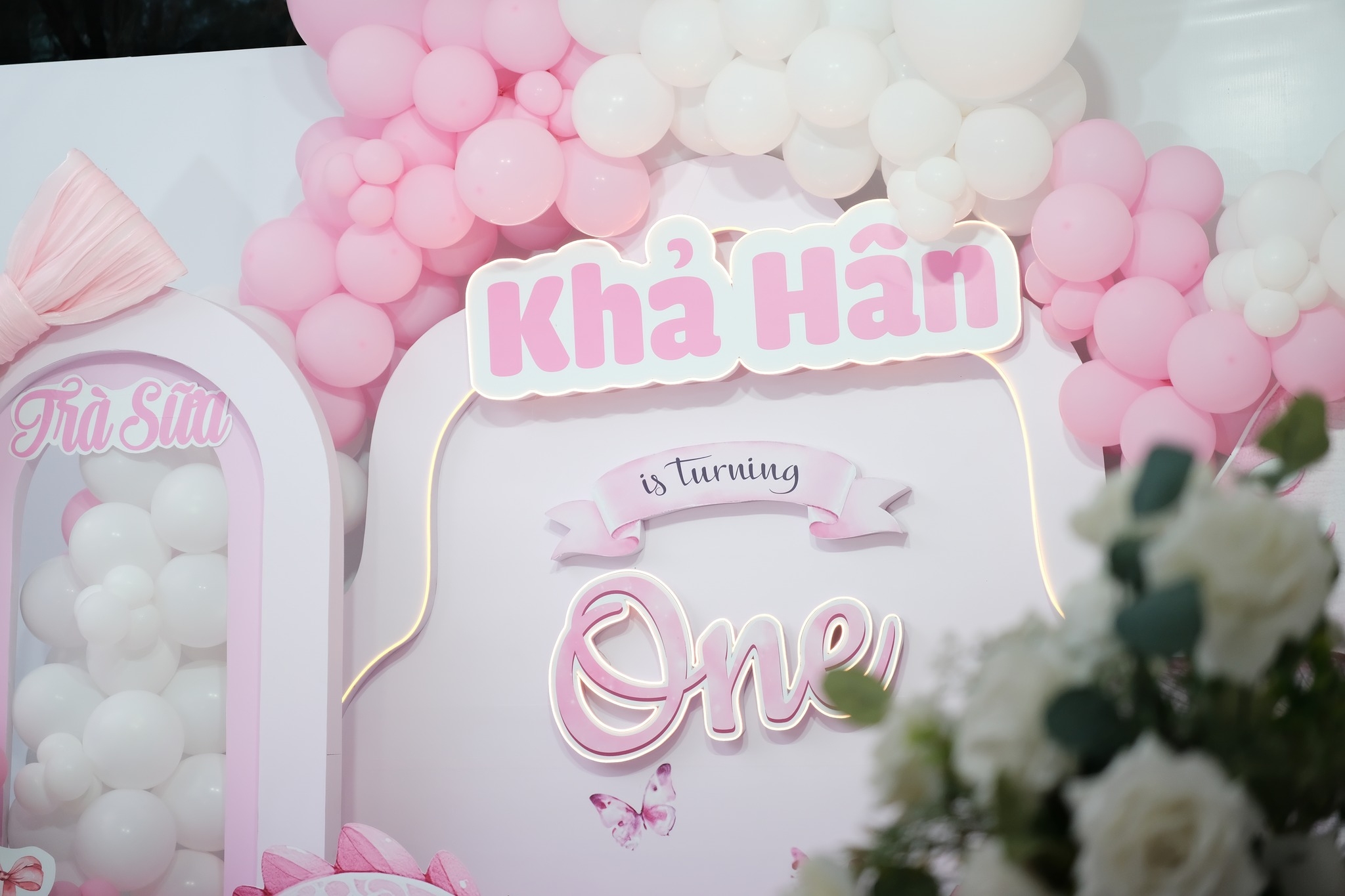 mẫu backdrop sinh nhật đẹp của bé khả hân 3