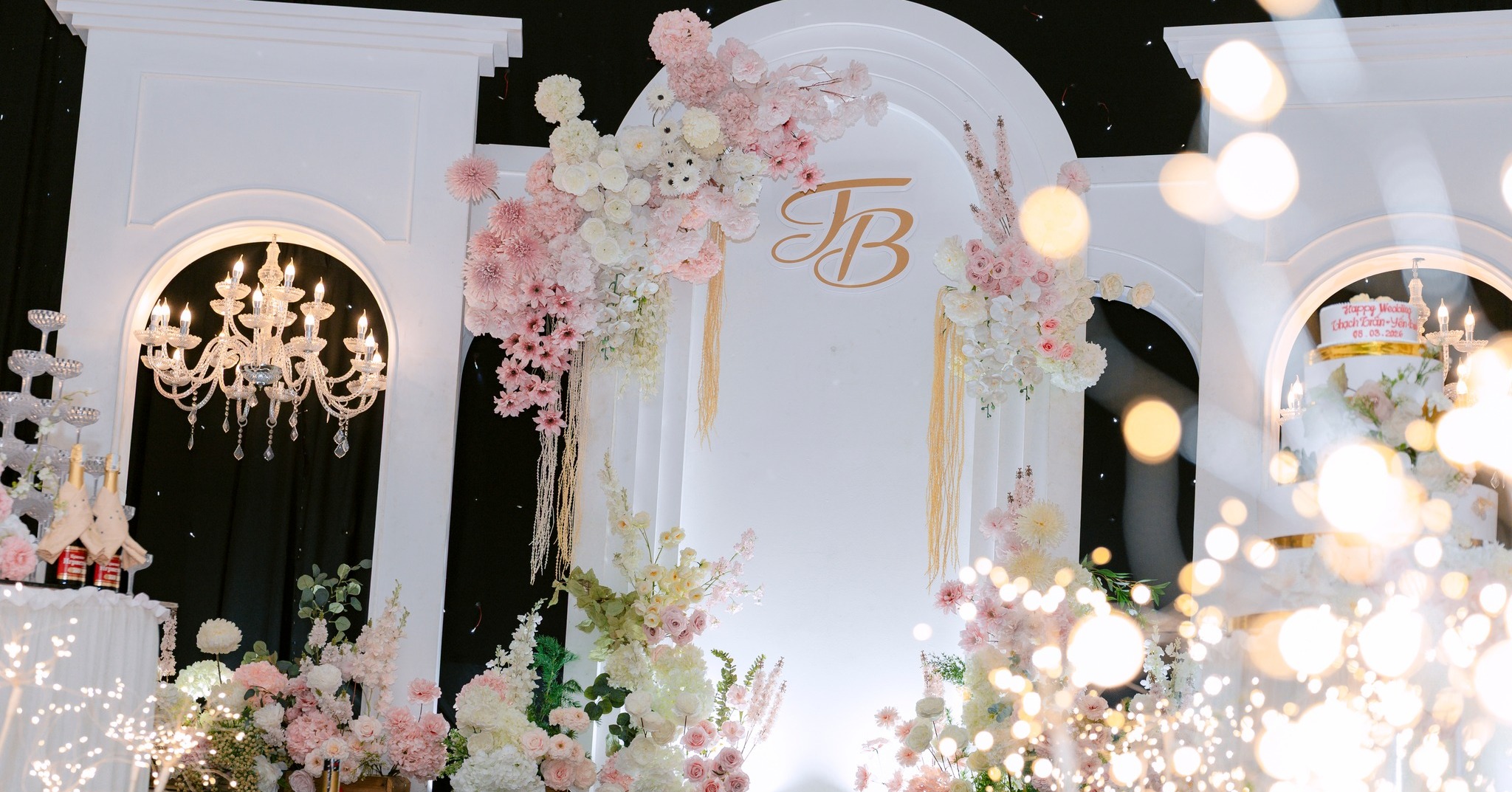 backdrop tông hồng pastel tại sun palace