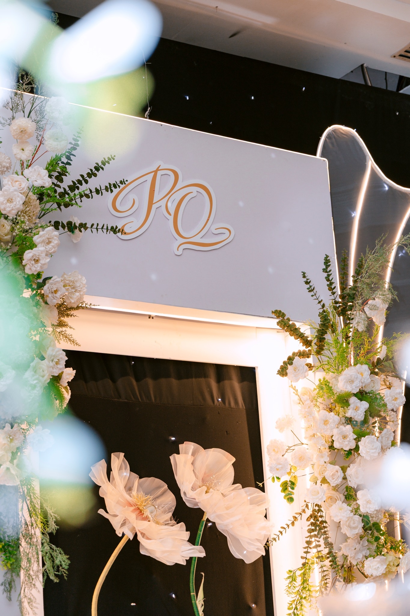 backdrop sân khấu tiệc cưới tại sun palace