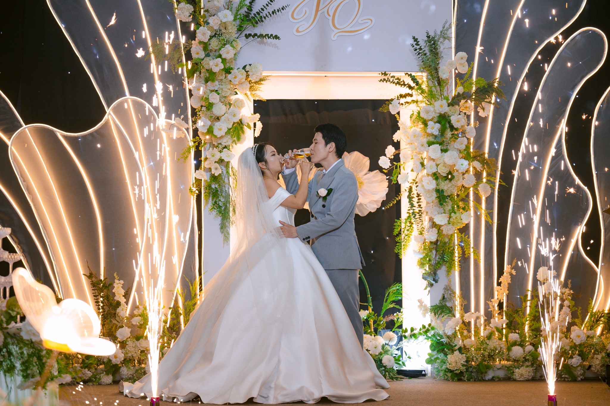 giây phút uống rượu uyên ương