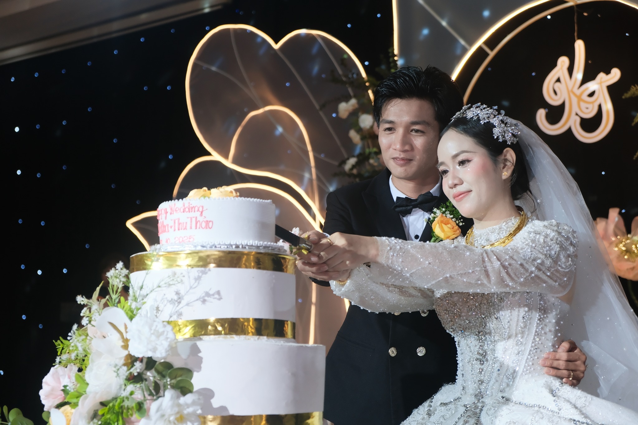 Chương Mới Của Định Mệnh: Hai Trái Tim Hòa Làm Một