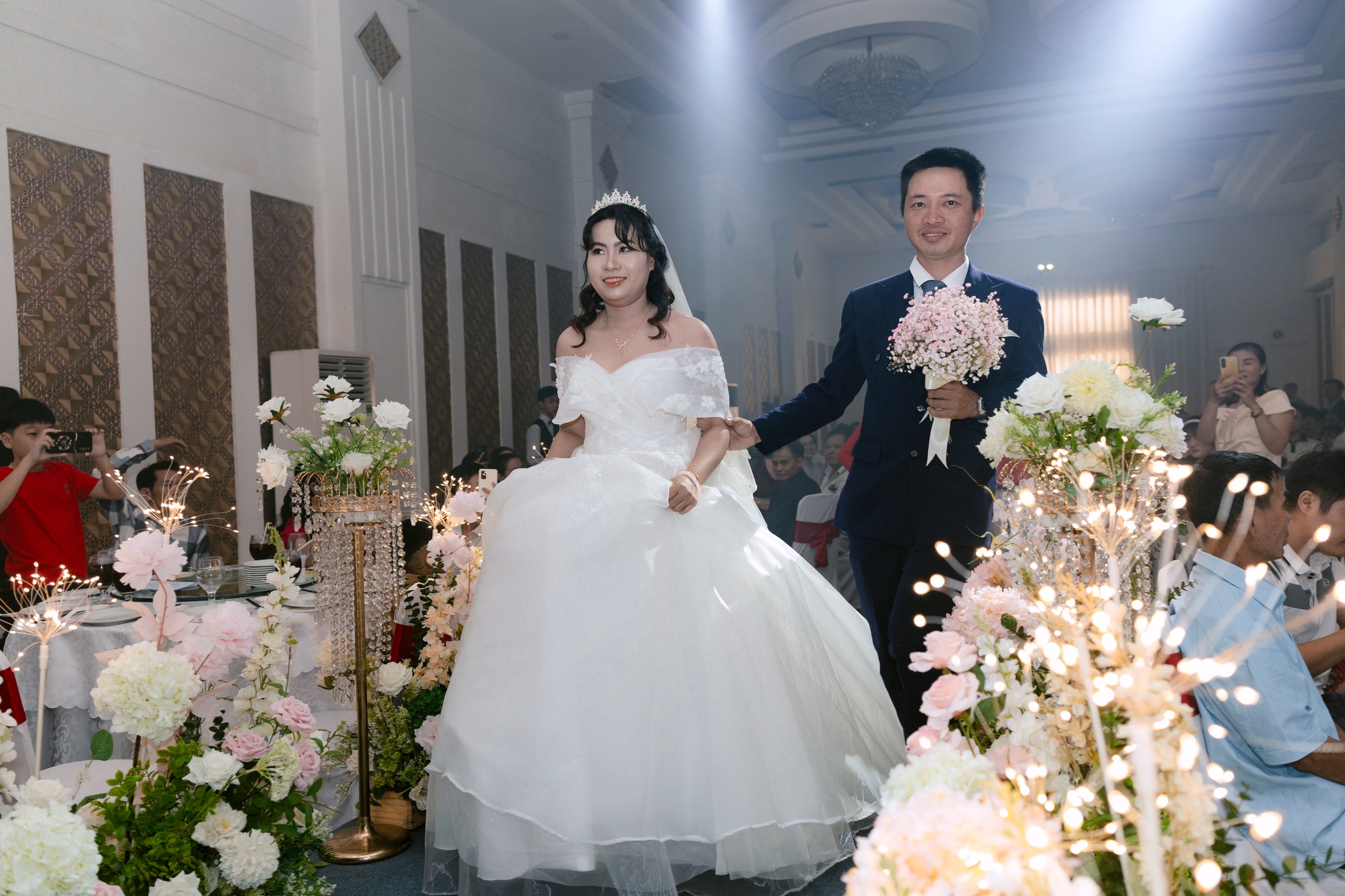 Hạnh Phúc – Khoảnh Khắc Bắt Đầu Cho Một Chương Mới Rực Rỡ