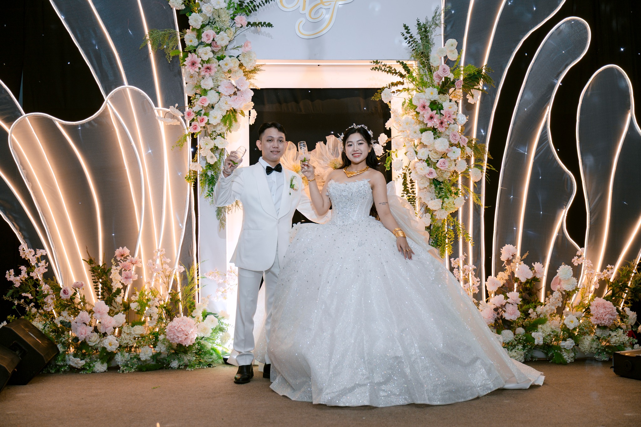 Khi “Chúng Ta” Bắt Đầu: Khoảnh Khắc Tình Yêu Hóa Thành Gia Đình