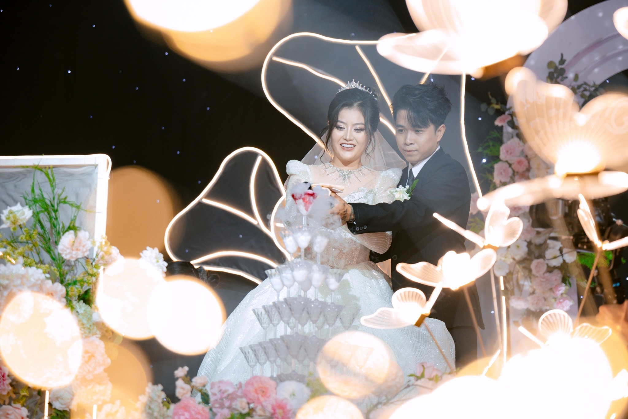 Khi Ta Nhận Ra Nhau Giữa Nhân Gian Ồn Ào