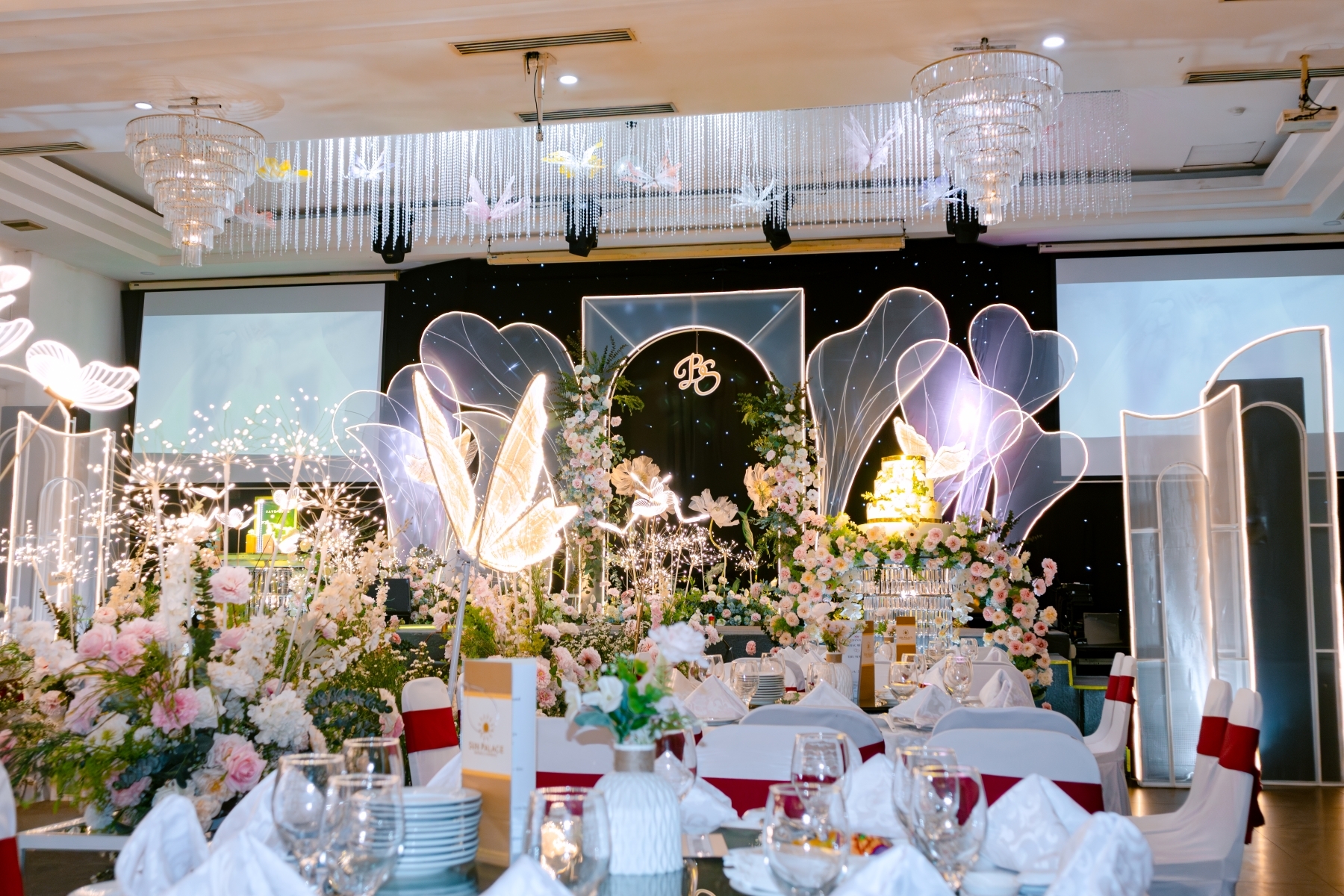 sảnh eden tại sun palace lung linh