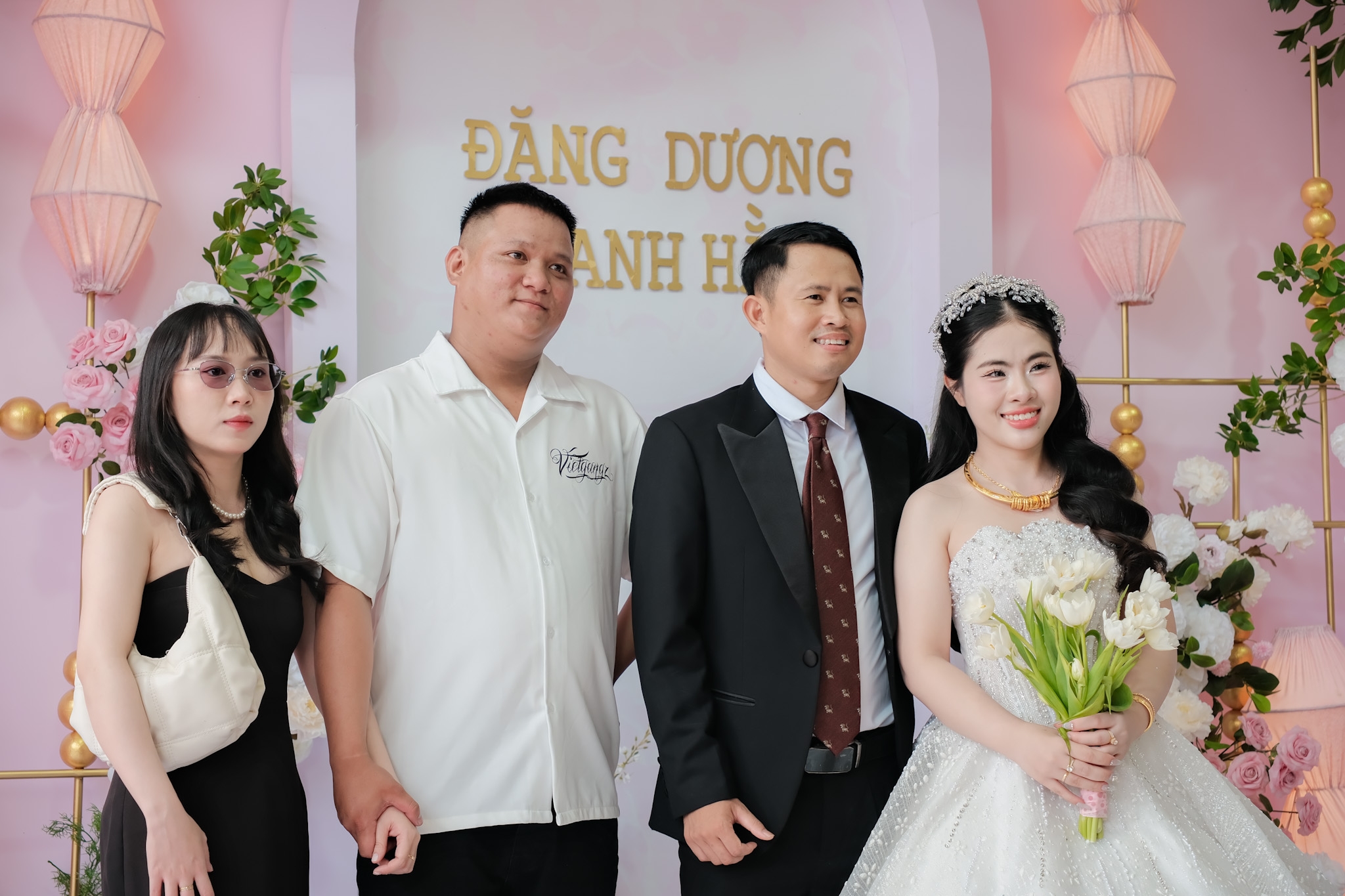 Mẫu cưới mới – Lời thì thầm ngọt ngào của tình yêu