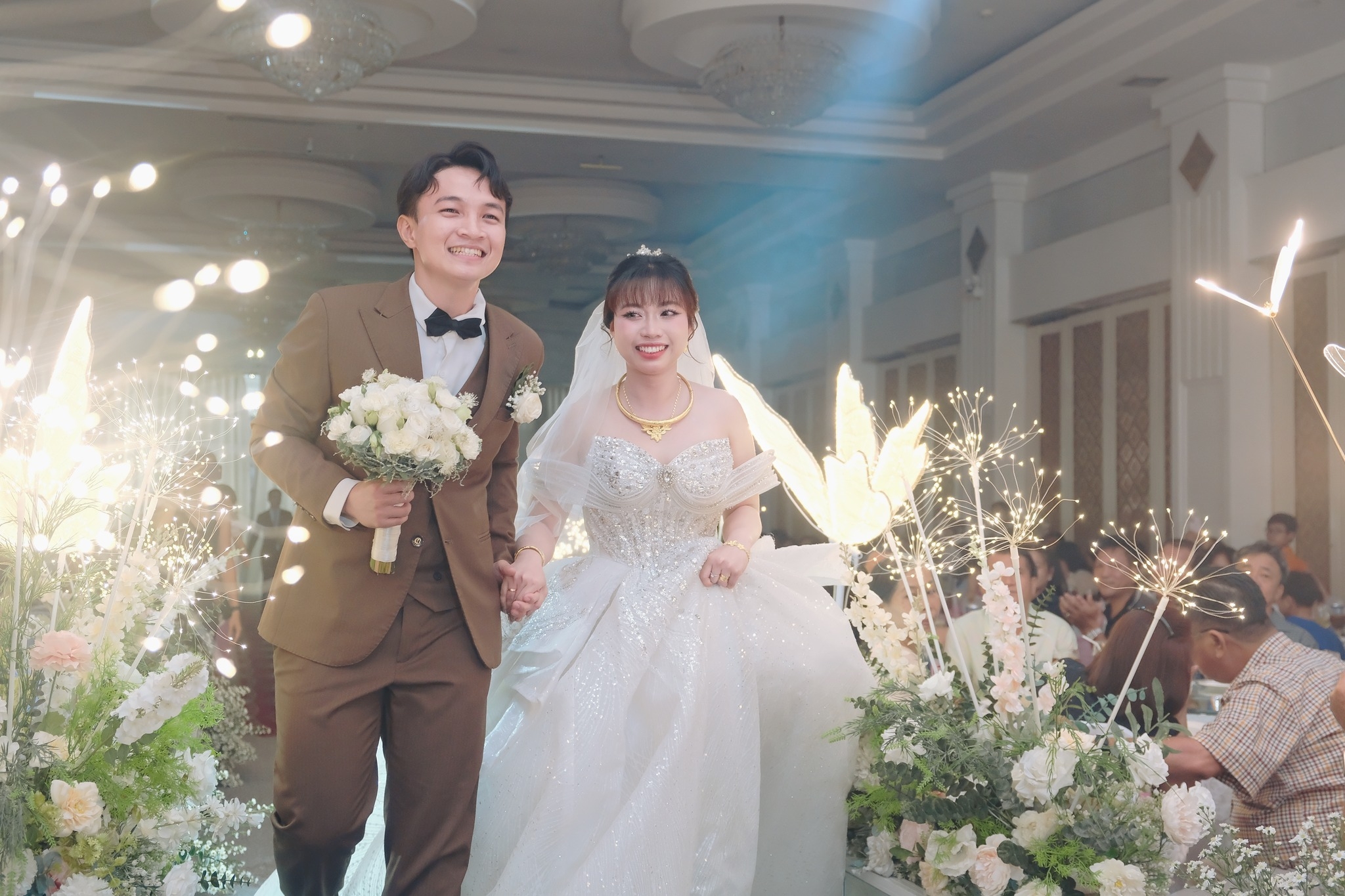 Mỗi Câu Chuyện Tình Yêu Đều Mang Một Màu Sắc Riêng