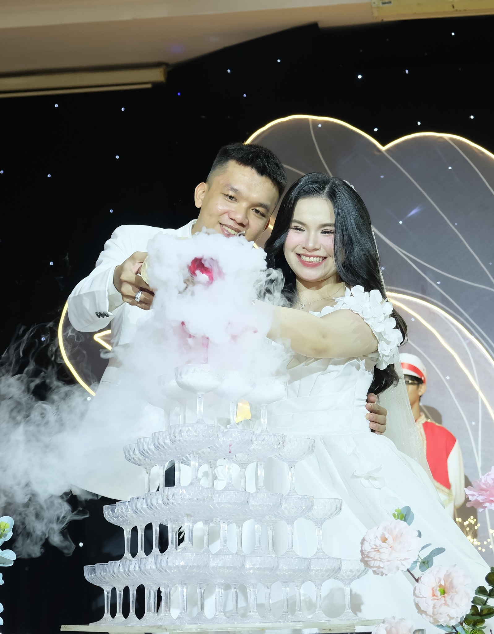 rót rượu uyên ương tại sun palace