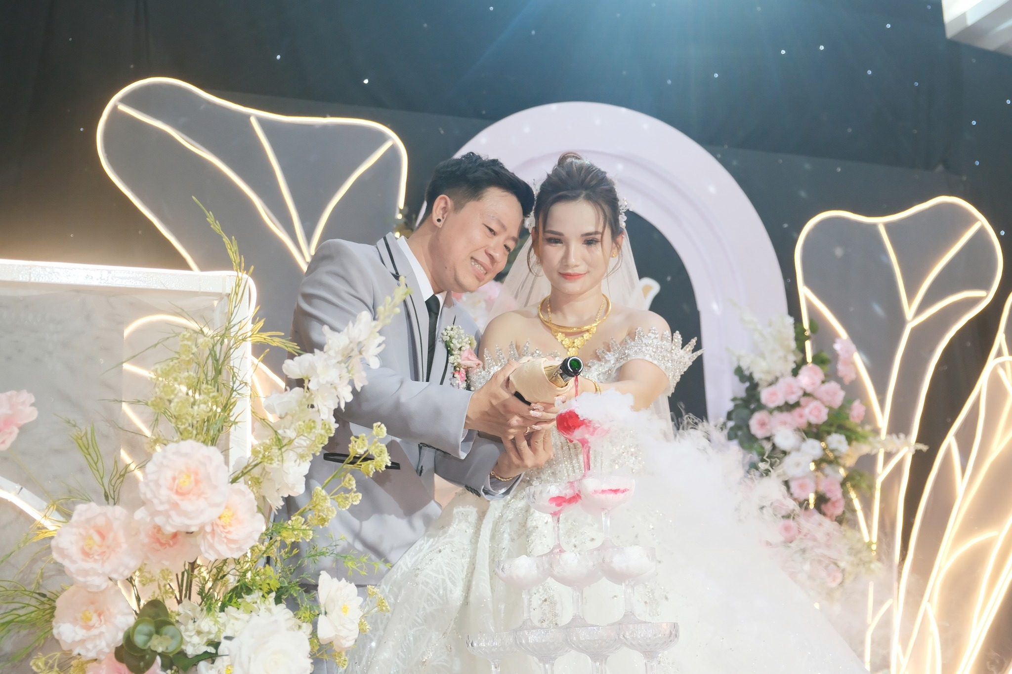 Người đồng hành không chỉ là một nửa, mà là cả một bầu trời yêu thương