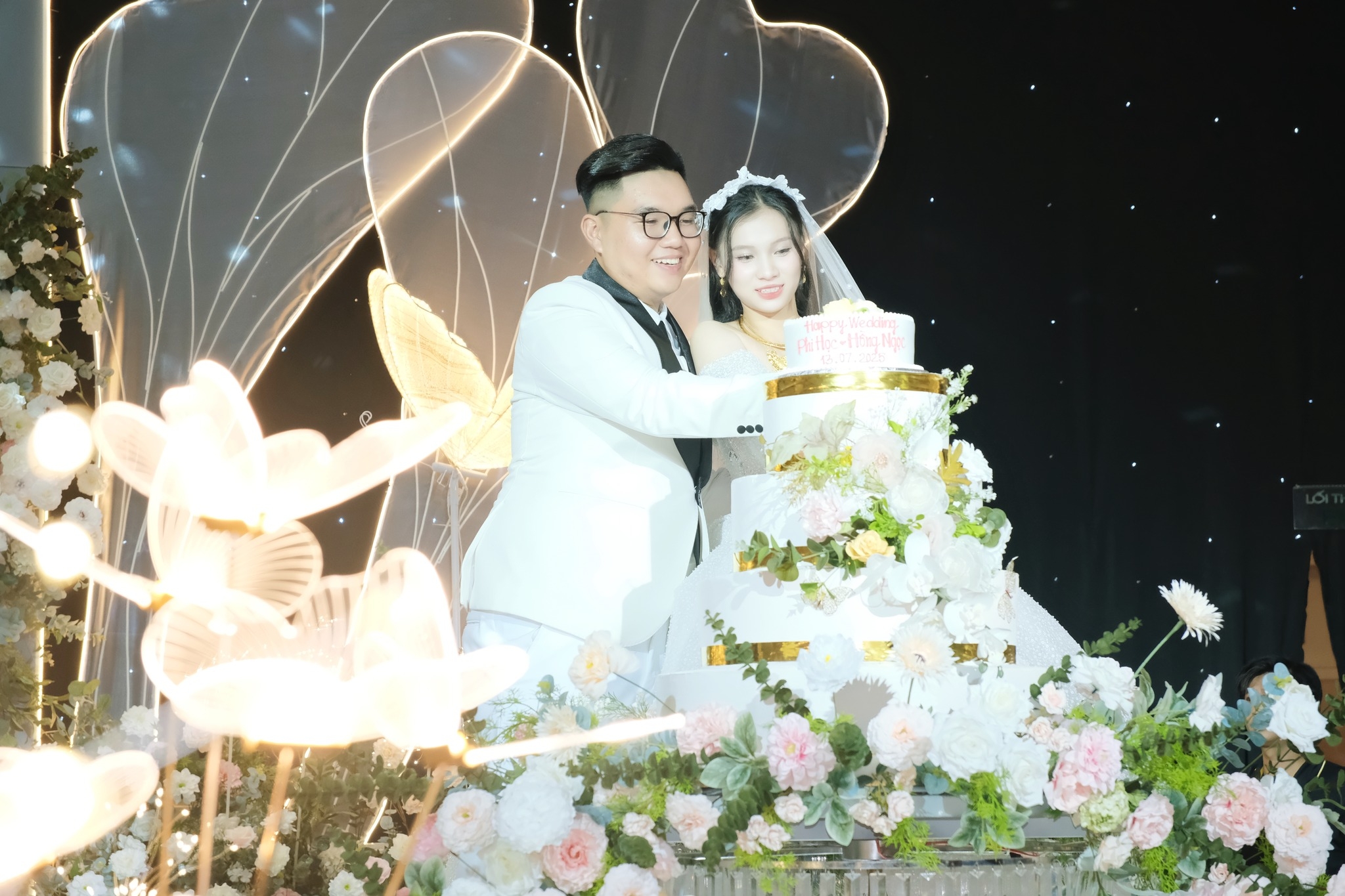 nghi thức cắt bánh kem tại sun palace