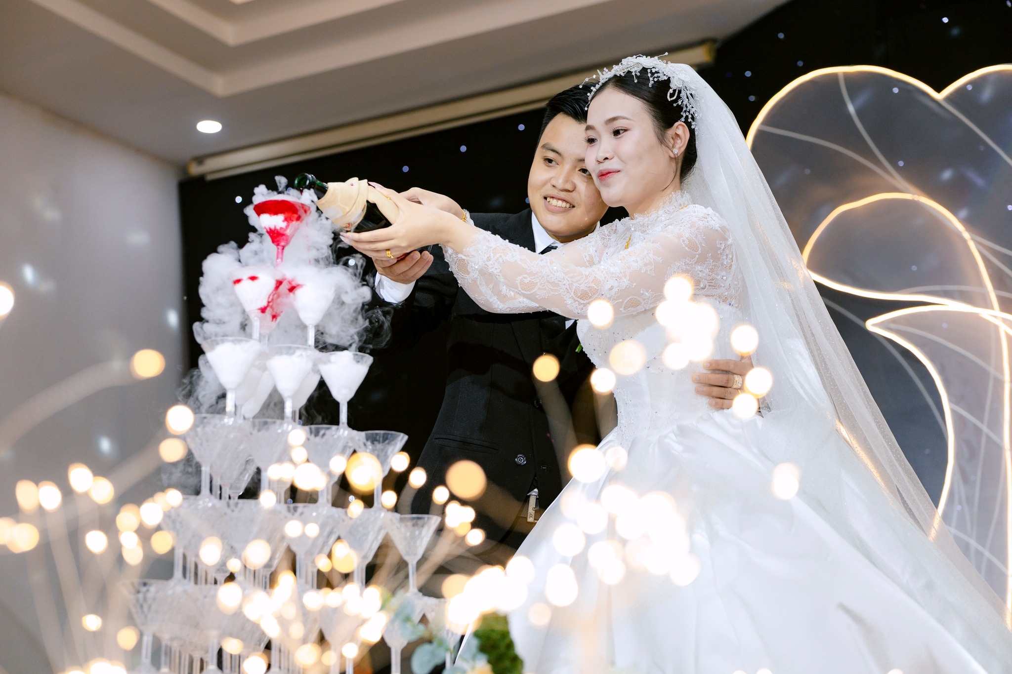 giây phút rót rượu tình yêu tại sun palace