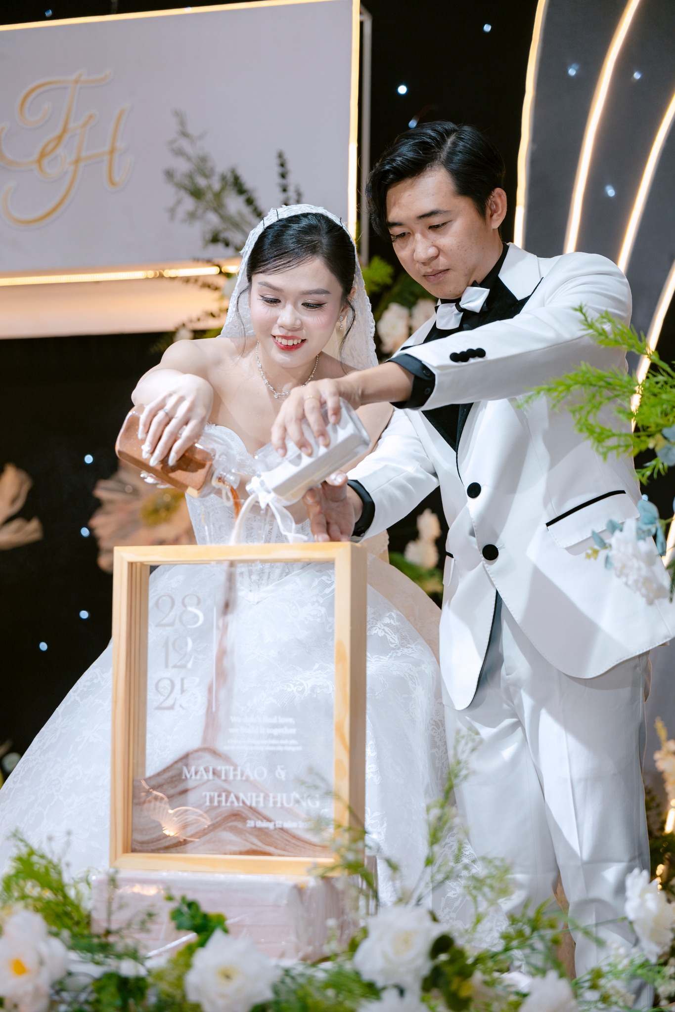 nghi thức rót cát tại sun palace