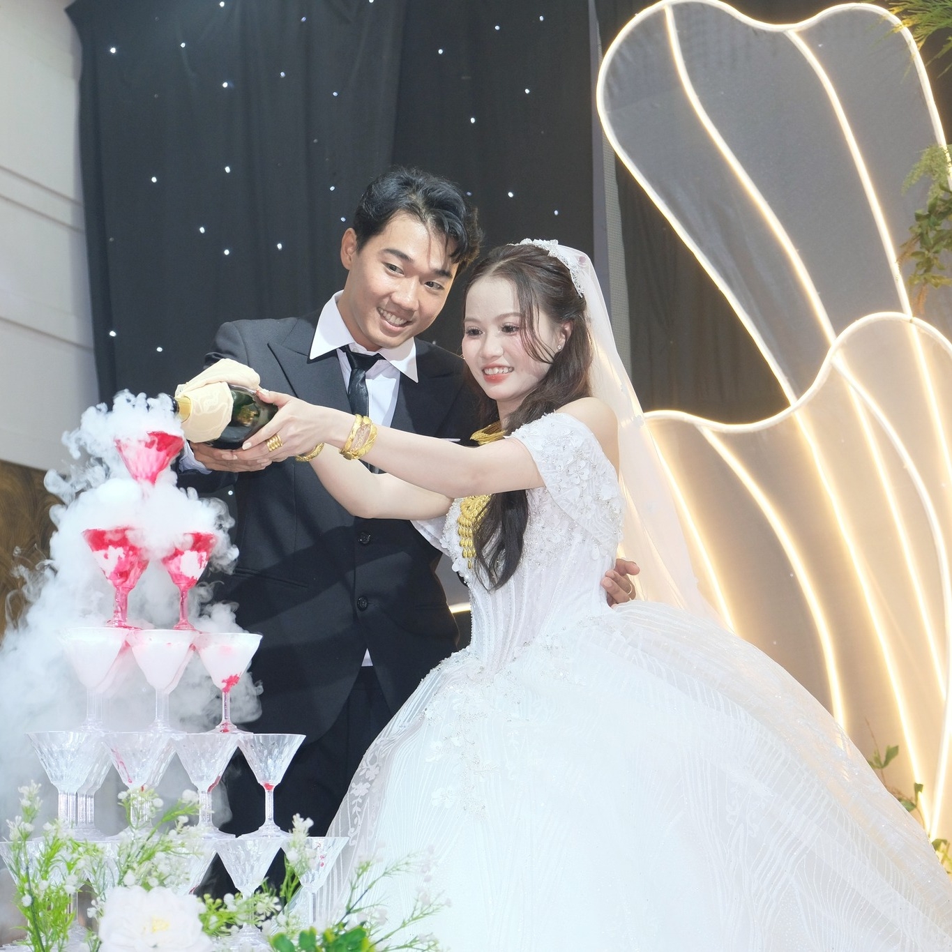 nghi thức rót rượu tại sun palace