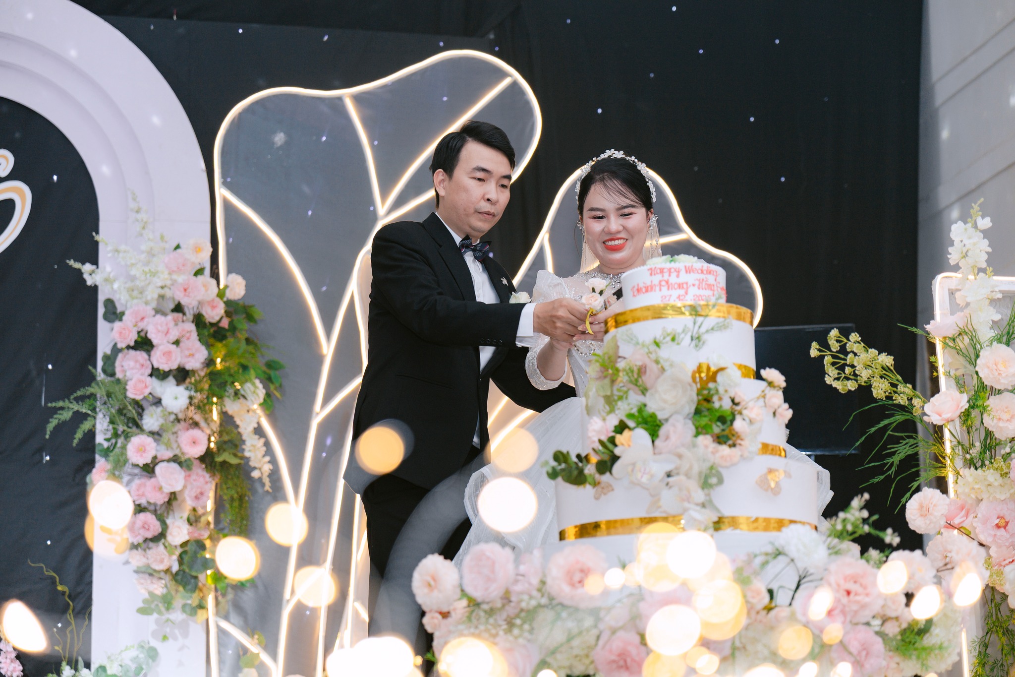 Tình Yêu – Mầm Xanh Lặng Lẽ Lớn Lên Qua Năm Tháng