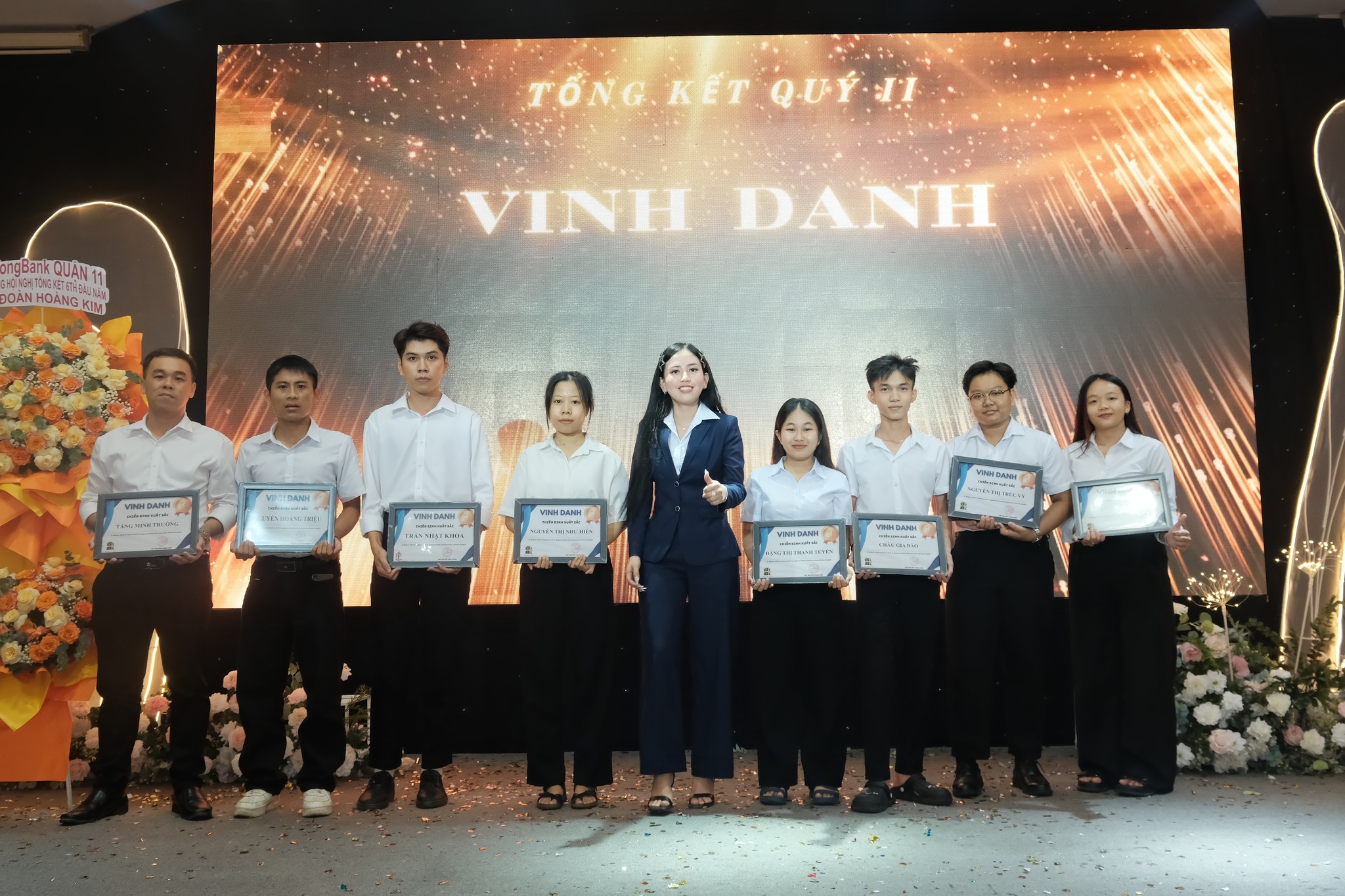ảnh chụp lưu niệm trao giải
