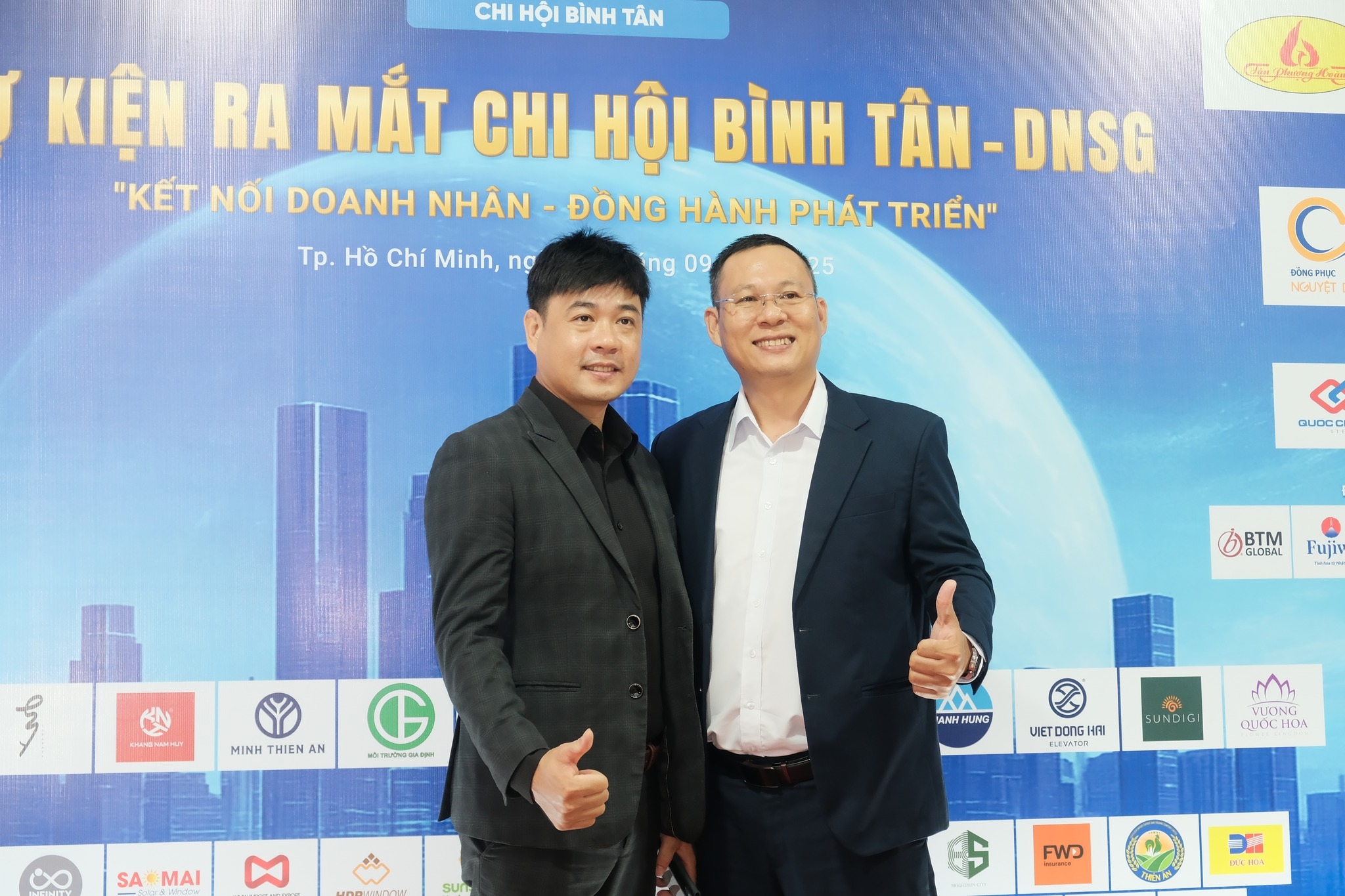 chụp ảnh lưu niệm tại hội nghị sun palace