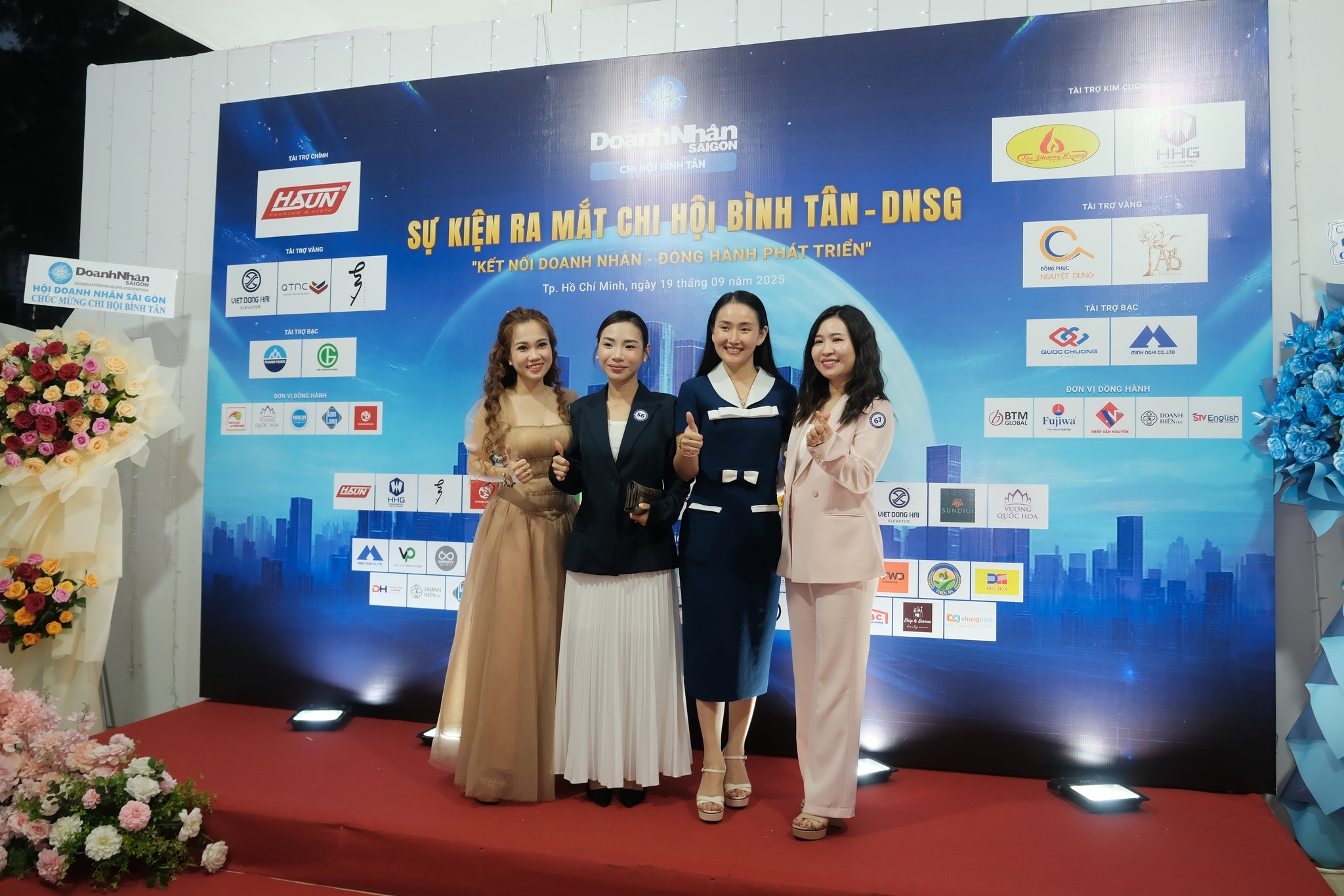 hội doanh nhân nữ cùng checkin tại sun palace